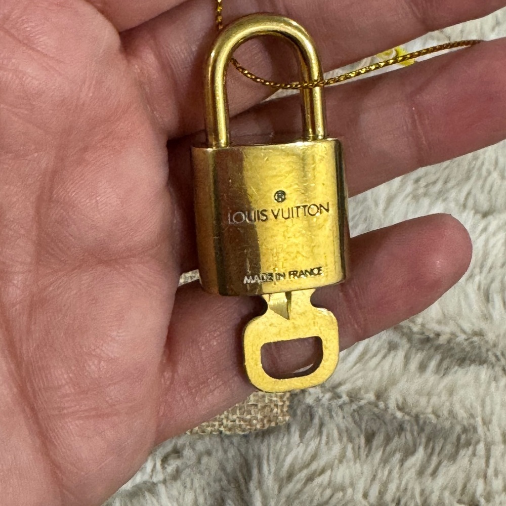 Vintage Louis Vuitton Brass Padlock & Key Necklace – No. 319 - Picture 4 of 9